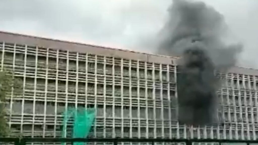 photo_6233236494693283727_y