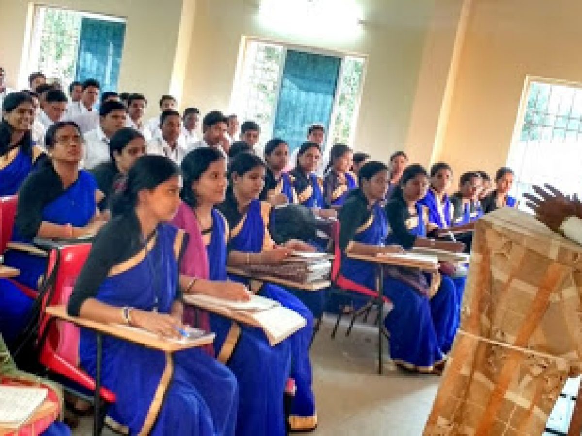 trained-graduate-teachers-1200x900