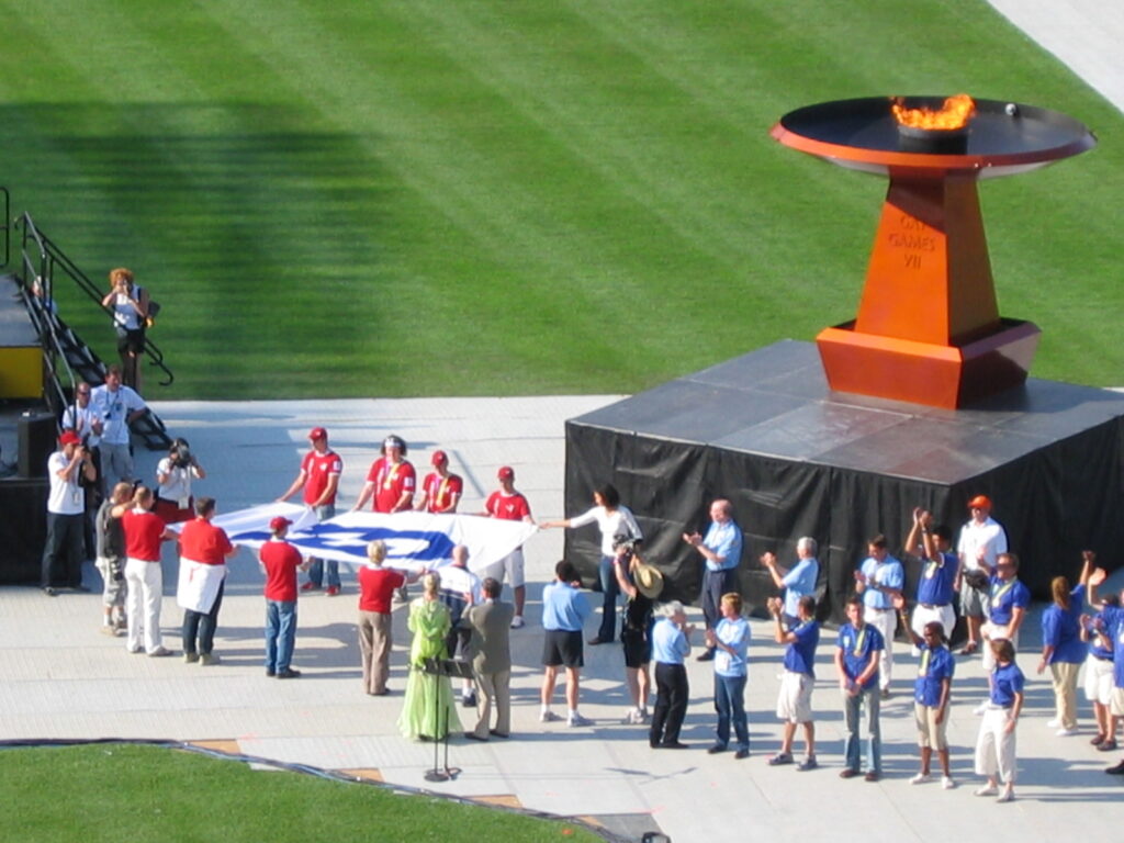 Gay_Games_2006_End-Ceremony_03