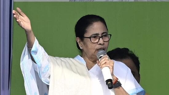 West-Bengal-chief-minister-Mamata-Banerjee-in-Kolk_1706065476140