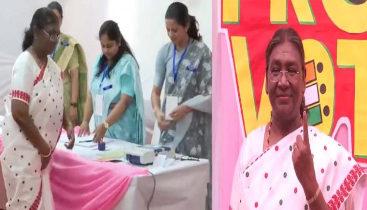 President-Droupadi-Murmu-Casts-Her-Vote-At-Polling-Booth-In-Delhi-750x430-1