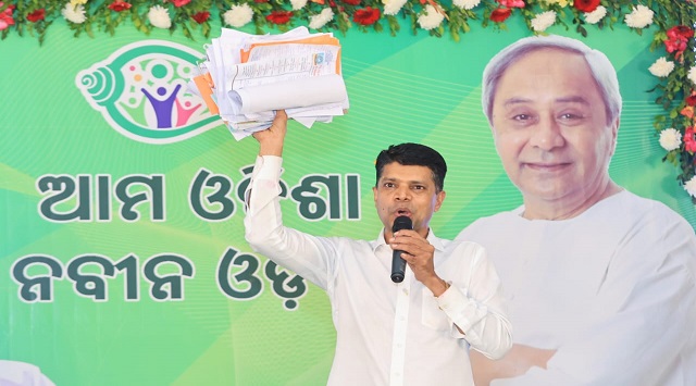 VK-Pandian-visits-Sundergarh