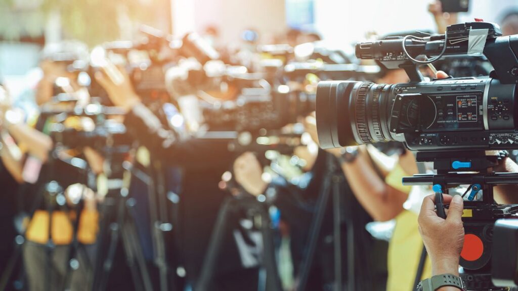 Different-Types-of-Journalism-and-which-courses-other-than-mass-media-can-be-pursued-with-Journalism-1200x675